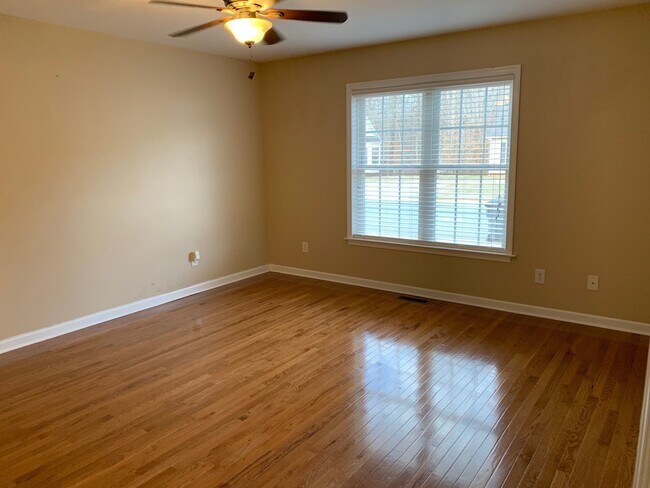 Building Photo - For Rent: Beautiful 3BR/2BA Home in Graham...