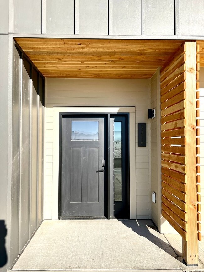 Building Photo - 2314 Shorthorn Ave
