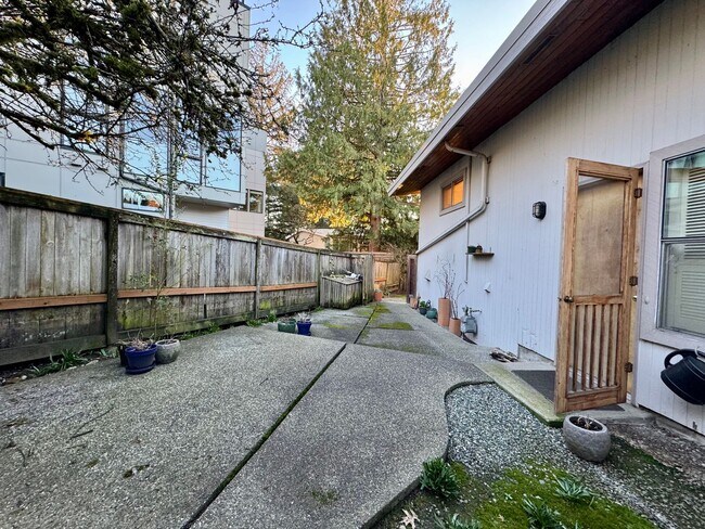 Building Photo - PATTERSON SAND POINT