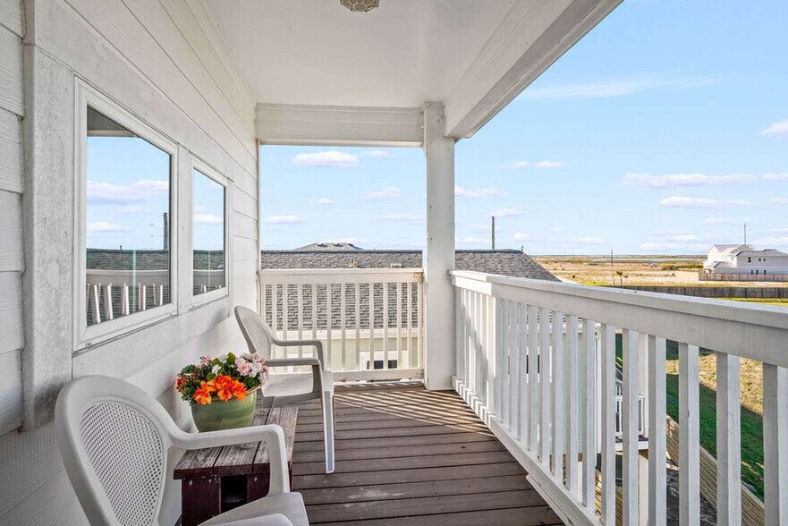 Building Photo - 707 Parkplace-SI ID1036727P