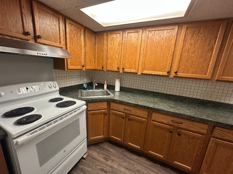 Building Photo - 516 Oakwood St