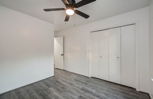 Building Photo - 5006 Village Springs Dr