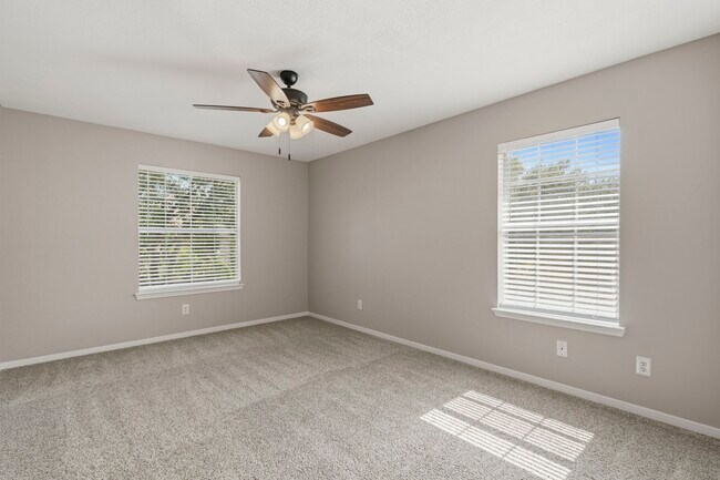 Building Photo - 3007 Eagle Lake Dr