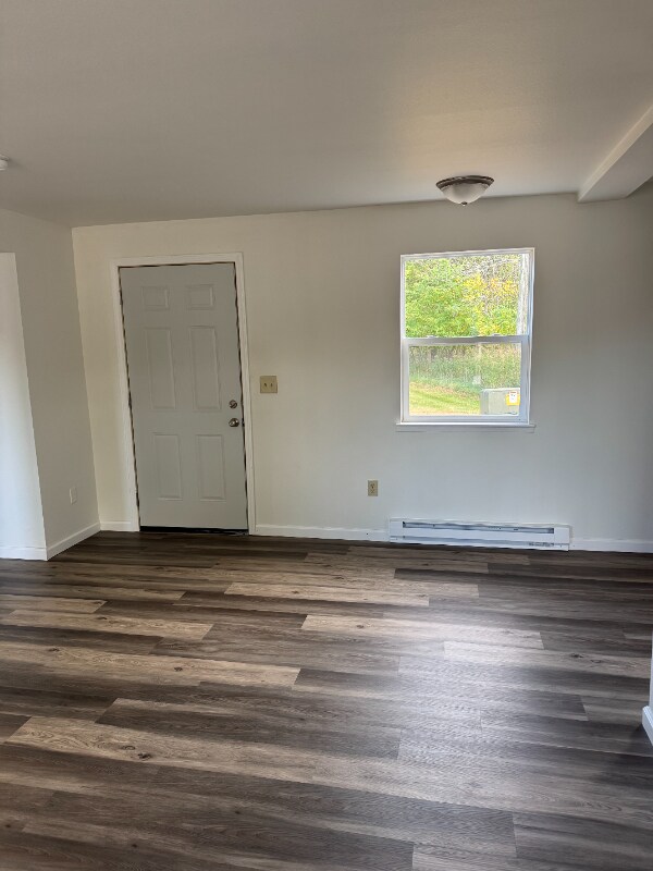 Building Photo - 3850 N Shore Dr