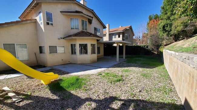 Building Photo - ( ( ( BEAUTIFUL 4 BEDROOM 3 BATH HOUSE!!! ...