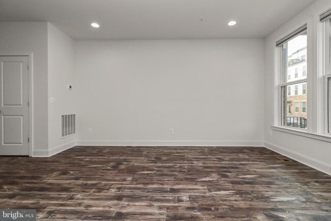 Building Photo - 14583 Lakestone Dr