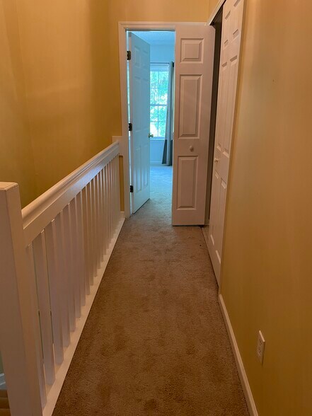 Building Photo - 8133 Shadow Oak Dr