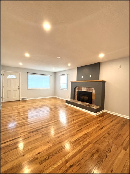 Building Photo - 1617 S Leadville Ave