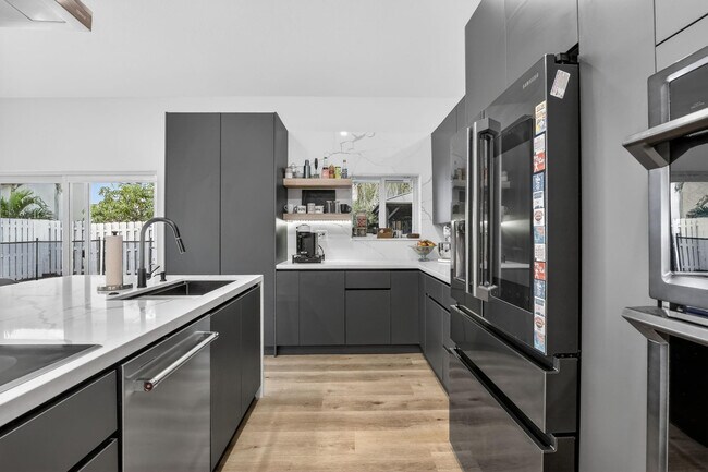 Building Photo - 1051 NW 124th Terrace