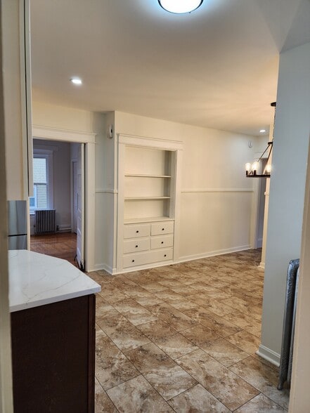 Building Photo - 33 Lodge St