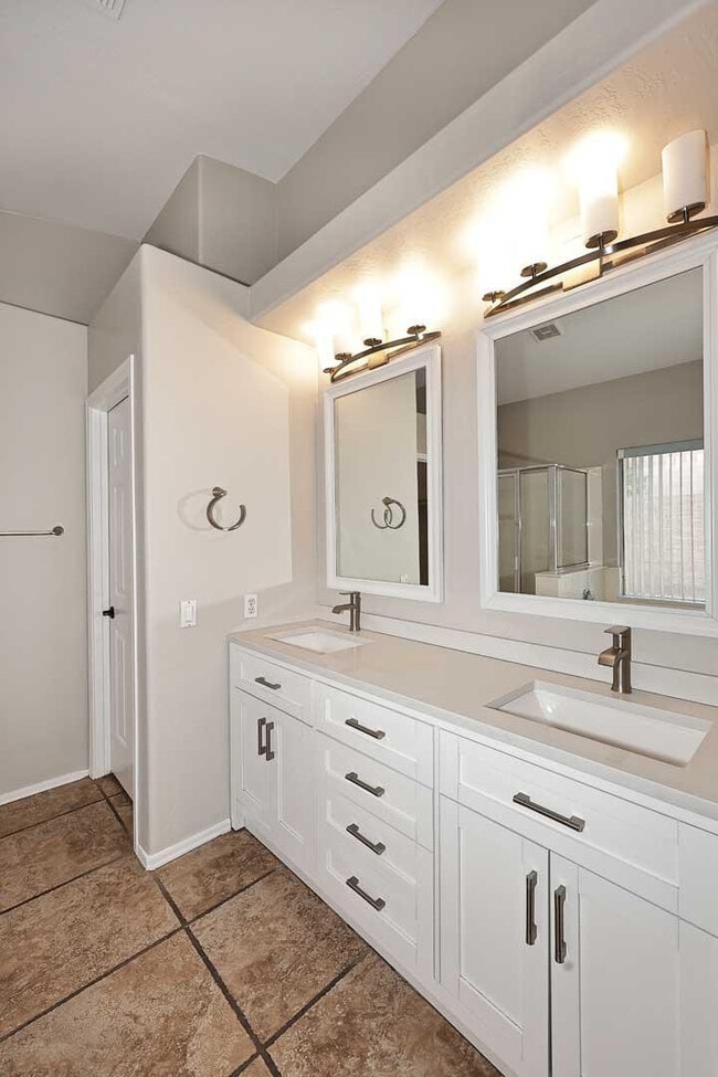 Building Photo - 6214 E Virginia St