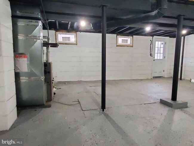 Building Photo - 9 Butler Ct