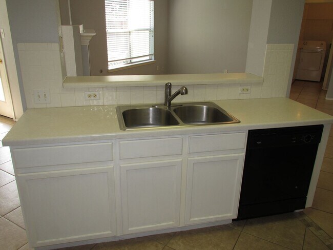Building Photo - Updated Ranch in Round Rock
