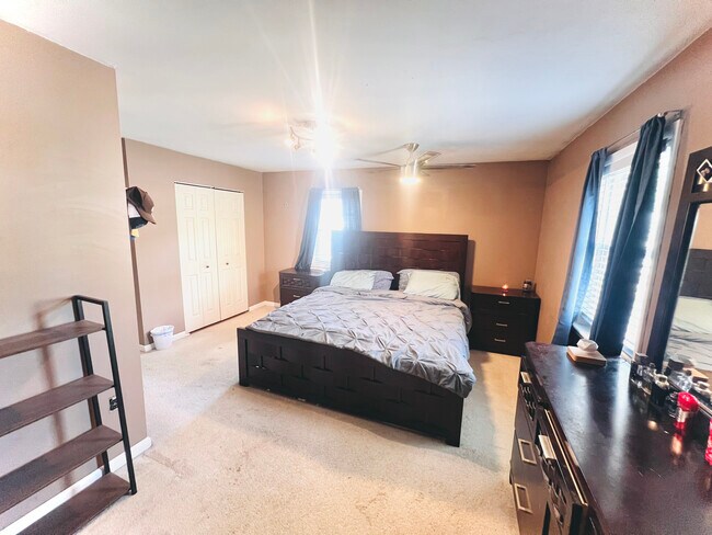 Building Photo - 515 York Rd.