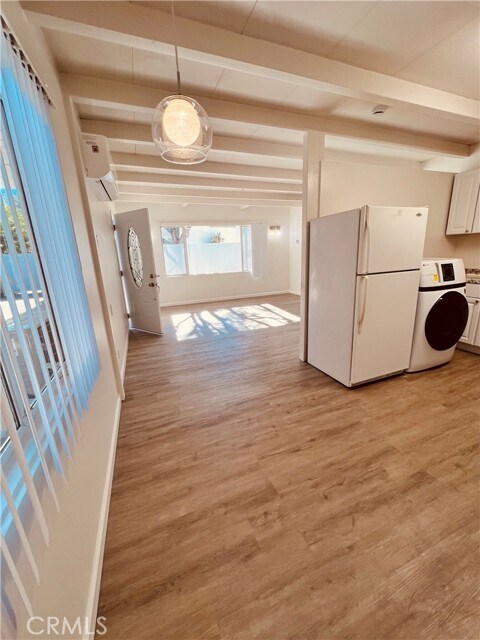 Building Photo - 635 Palm Dr