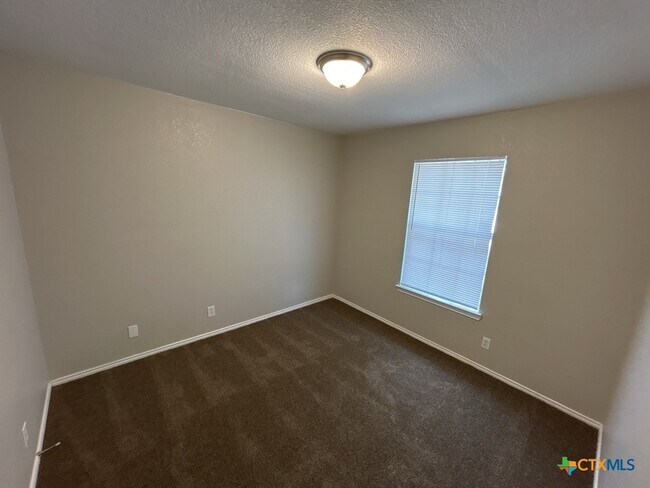 Building Photo - 4507 Lonesome Dove Dr