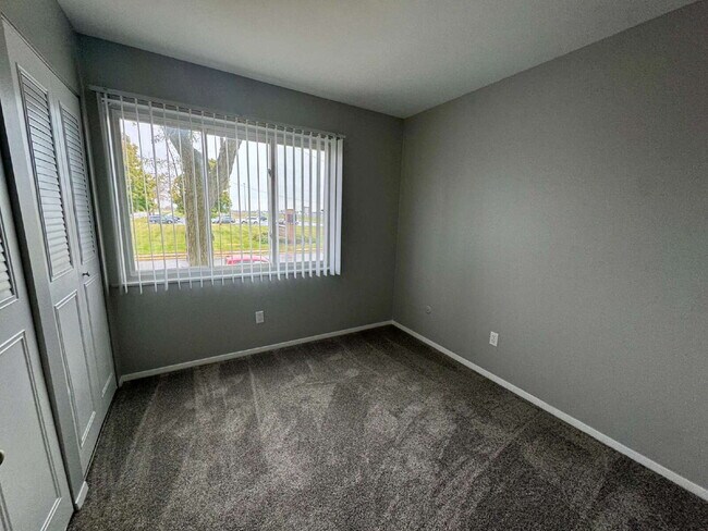 Building Photo - 2 bed| 1 bath