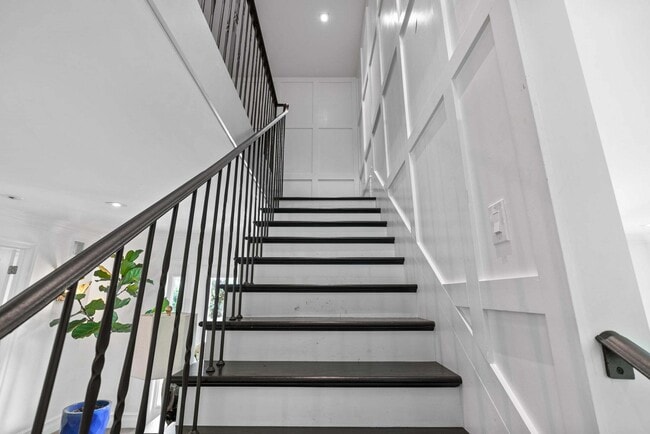 Building Photo - 6204 Celadon Cir