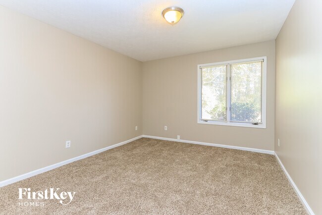 Building Photo - 1548 Stoneleigh Way