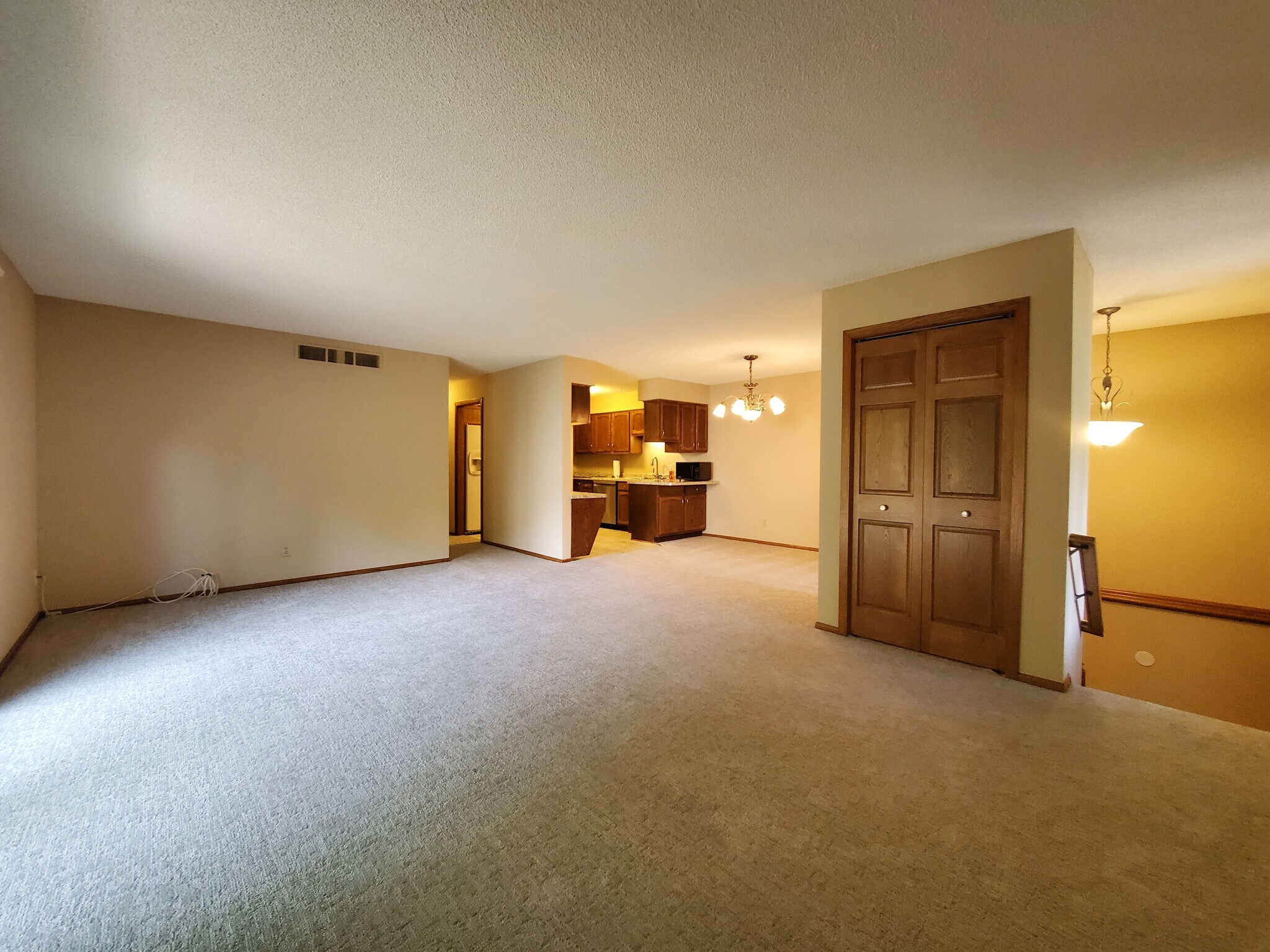 Building Photo - 2517 Cedar Hills Dr
