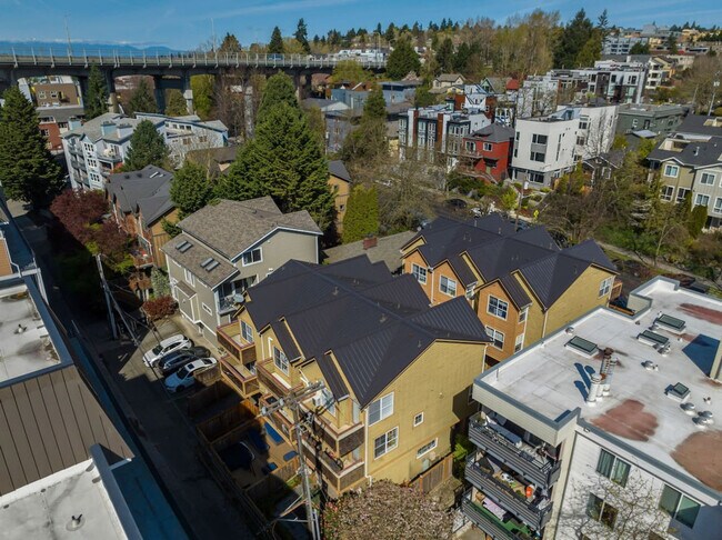 Building Photo - 931 N 35th St