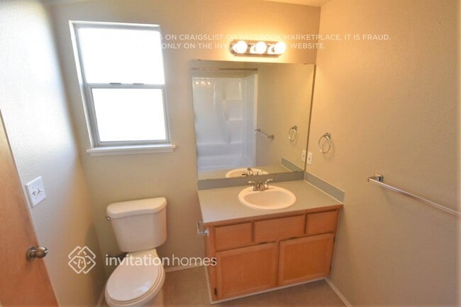 Building Photo - 2618 107th Dr NE
