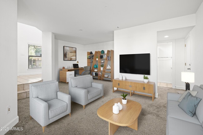 Building Photo - 505 W 6th St