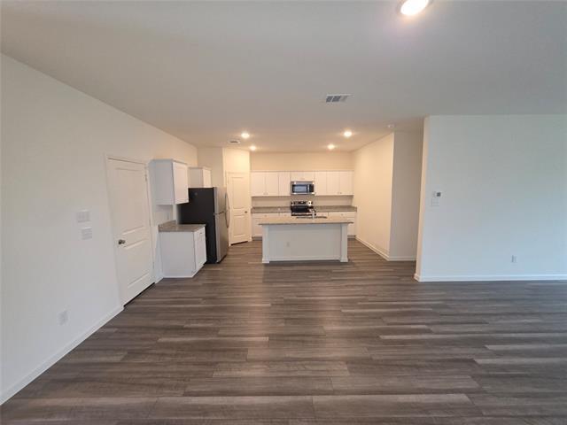 Building Photo - 2206 Pioneer Dr