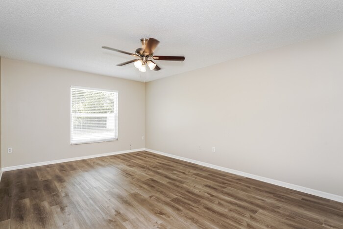 Building Photo - 927 Westline Ave