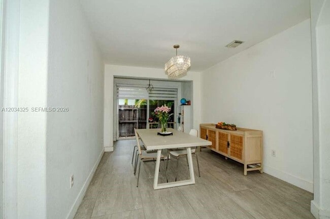 Building Photo - 8526 NW 110 Pl