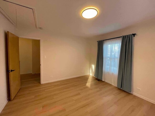 Building Photo - 2937 Lincoln Ave