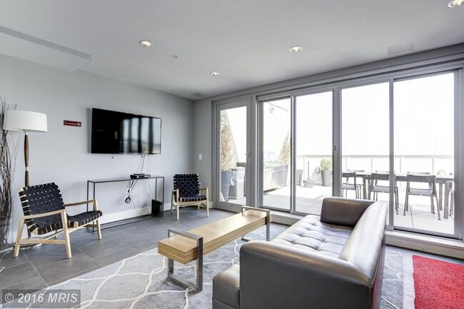 Building Photo - 1401 R St NW