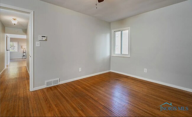 Building Photo - 4033 Hillandale Rd