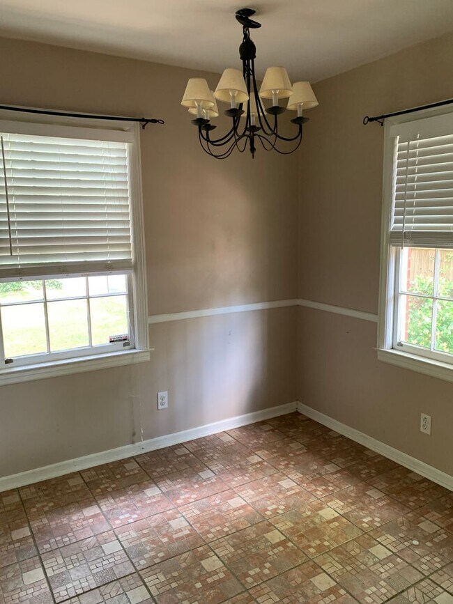 Building Photo - Kensington Park