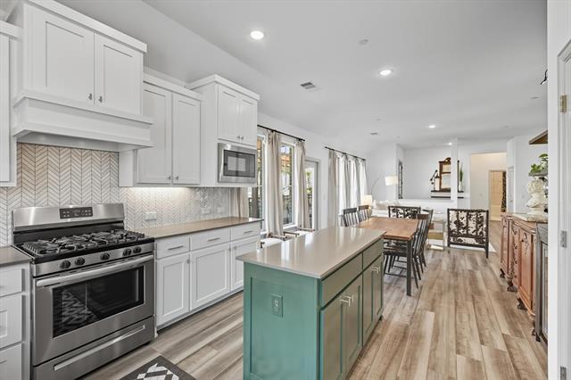 Building Photo - 1029 3rd St