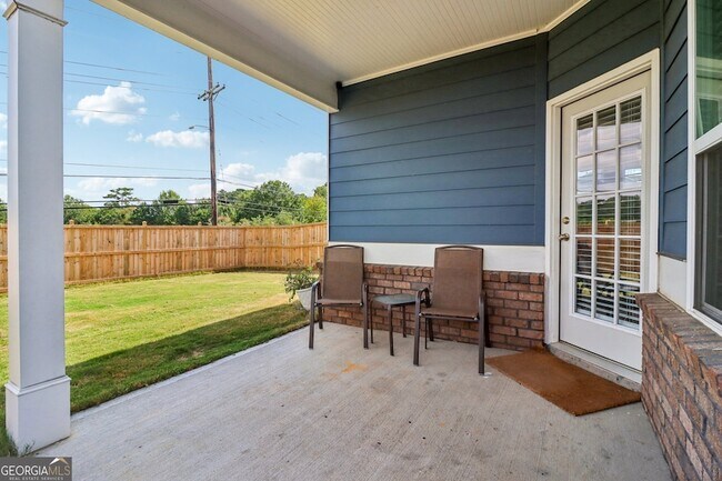 Building Photo - 3890 Clarington Dr