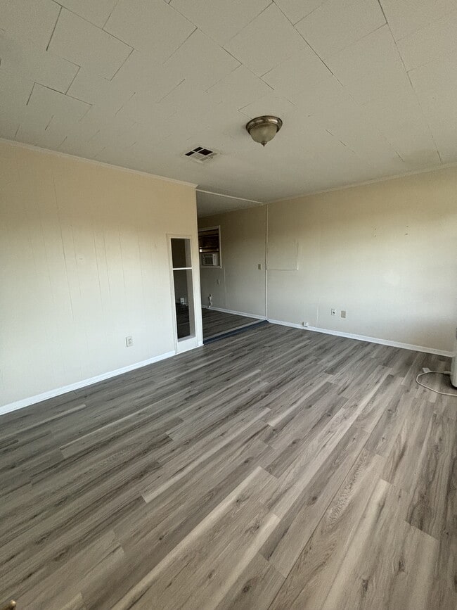 Building Photo - 3503 W Congress St