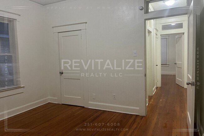 Building Photo - Charming Lower Midtown Cottage