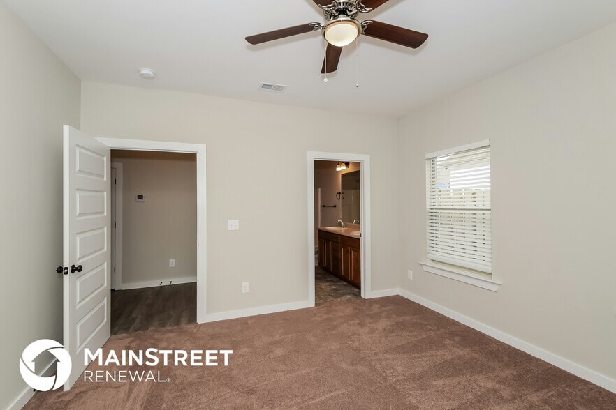 Building Photo - 158 King Richards Way