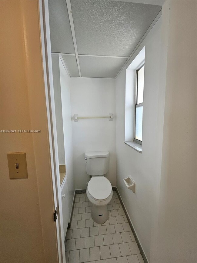 Building Photo - 7911 N Colony Cir