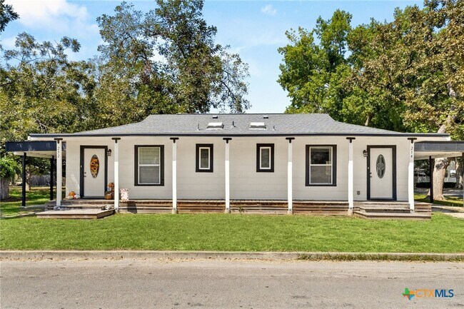 Primary Photo - 214 Dallas St