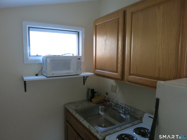 Building Photo - 159 S Main St