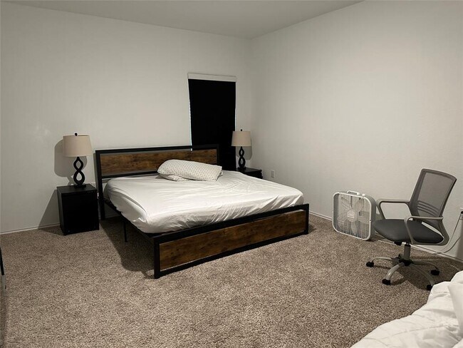 Building Photo - 2524 Forgetmenot Ln