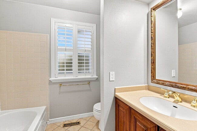 Building Photo - $2,645.95, 4-bed, 2.5-bath located in Centennial with a fenced backyard.