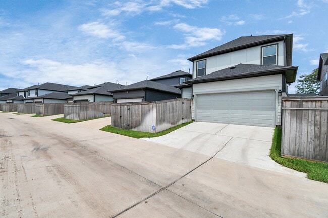 Building Photo - 1538 Park Path Dr