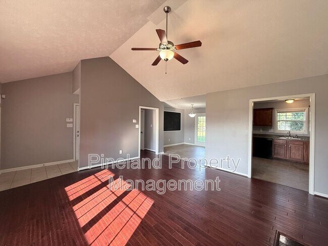 Building Photo - 641 Corsegan Rd