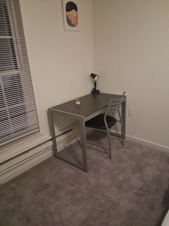 Building Photo - 1051 Southern Dr