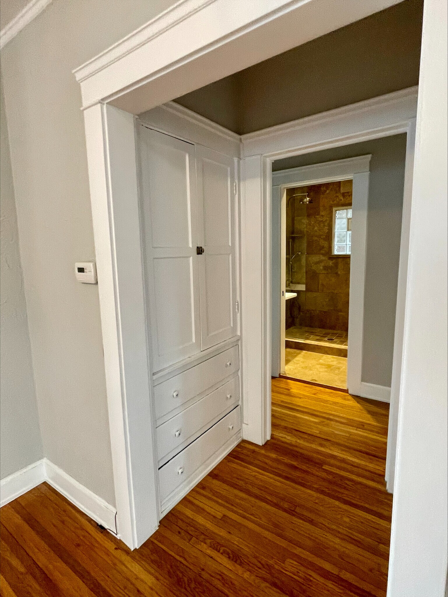 Building Photo - 2345 Grandview Ave