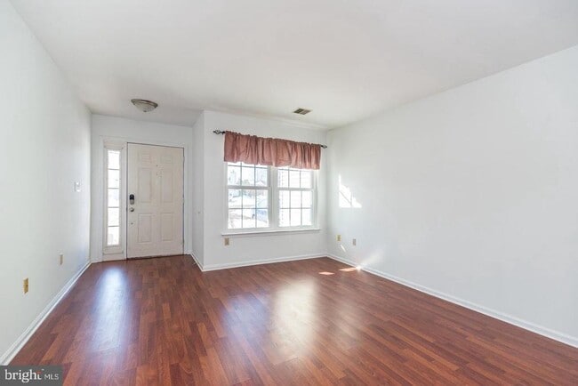 Building Photo - 3 Glen Meadow Ct