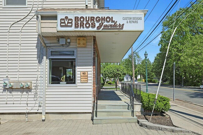 Building Photo - 962 US-9W